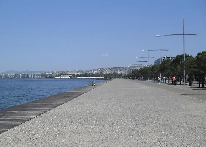 Smart Choice & Quiet Salonic